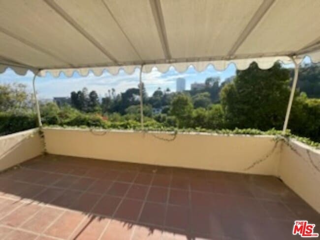 Building Photo - 8967 St Ives Dr