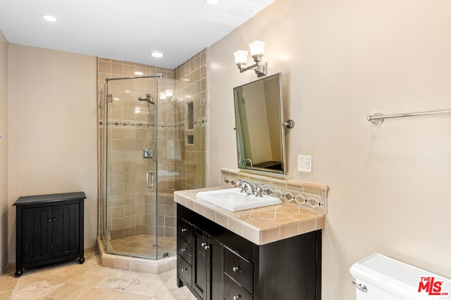 Building Photo - 650 S Gretna Green Way