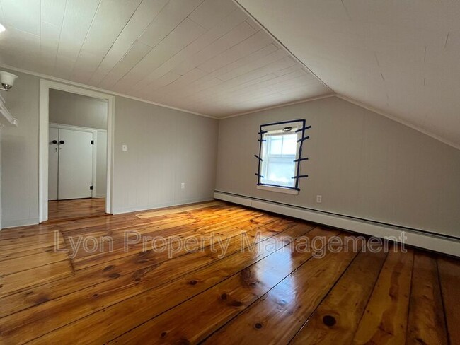 Building Photo - 12 Oil Mill Ln