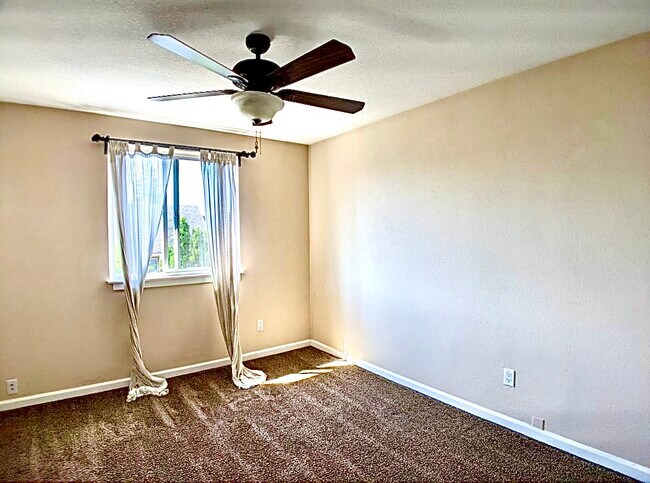 Building Photo - 8010 SE Henry St