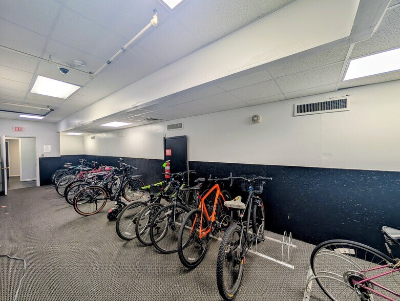 Building Photo - 1324 Locust St