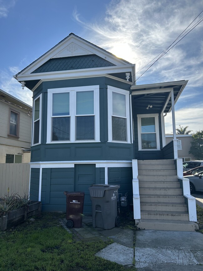 Building Photo - 1183 63rd St