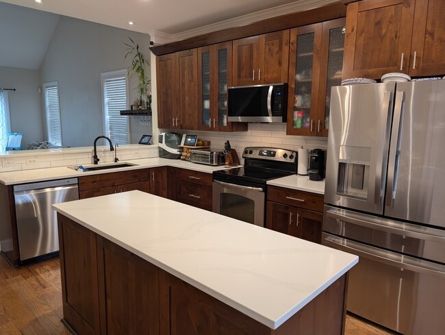 Building Photo - 6 Maxim Ct