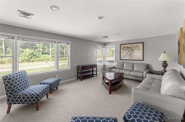 Building Photo - 273 Division St