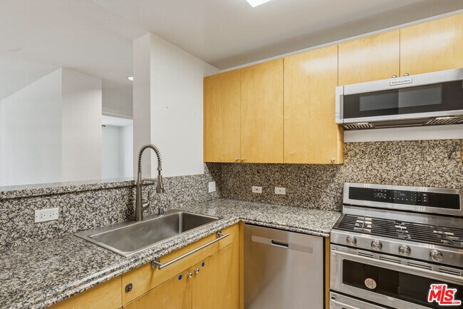 Building Photo - 12222 Wilshire Blvd