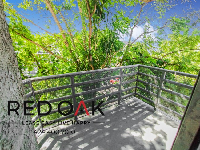 Building Photo - 8430 1/2 Cedros Ave-333