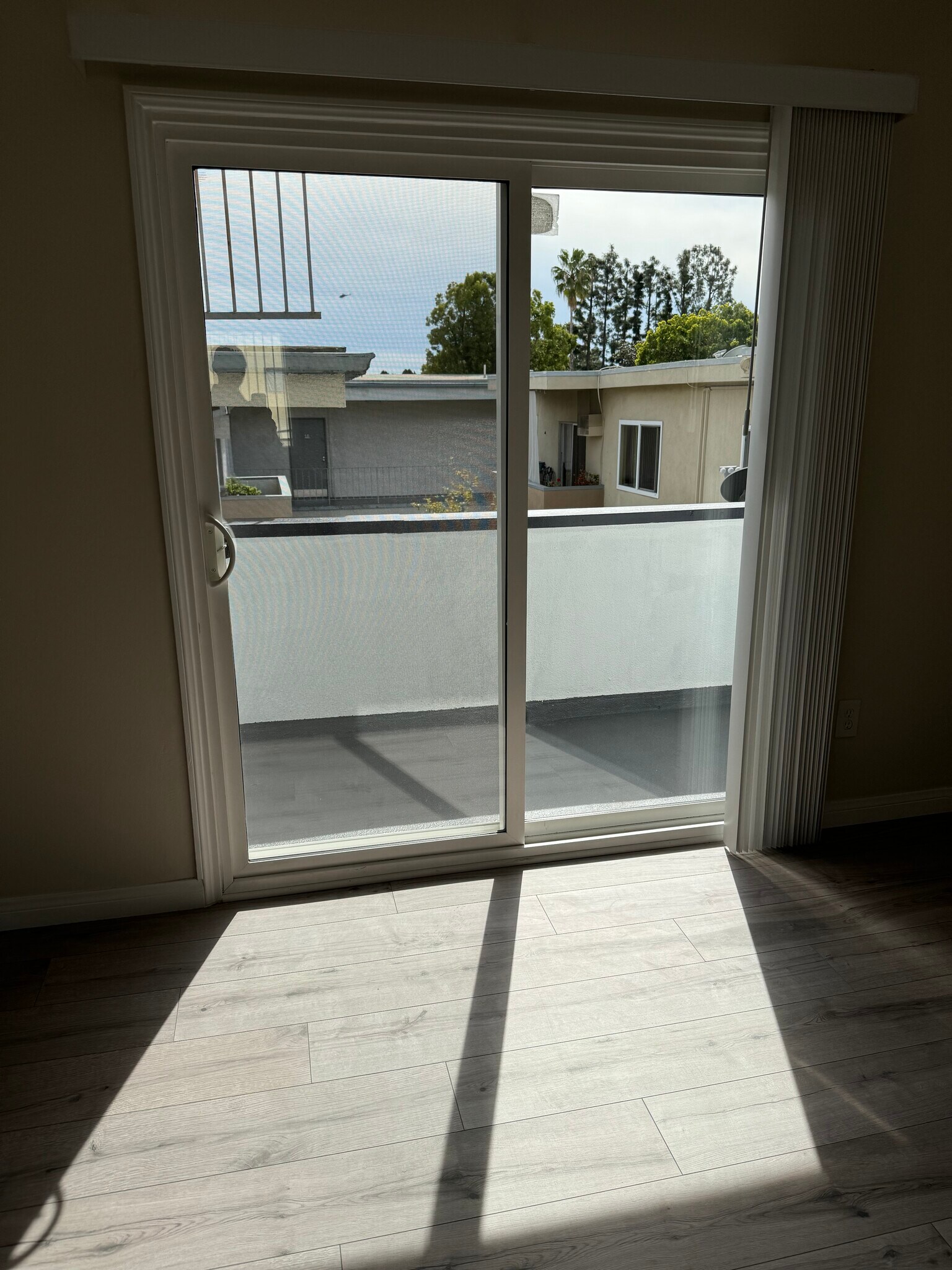 Balcony - 10729 New Haven St