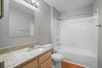 Building Photo - 8516 Island Breeze Ln