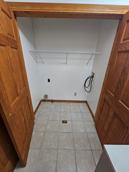 Main floor laundry- gas-ele hookup - 933 Capital Ave NE