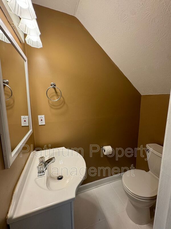 Building Photo - 3135 Reeves St