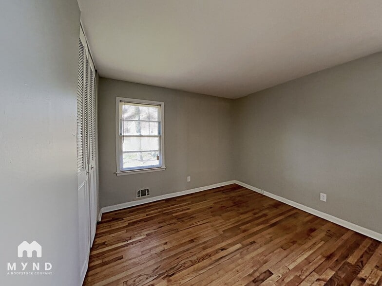 Building Photo - 5245 Louis Xiv Ln SW