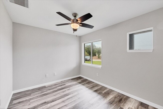 Building Photo - Duplex for rent