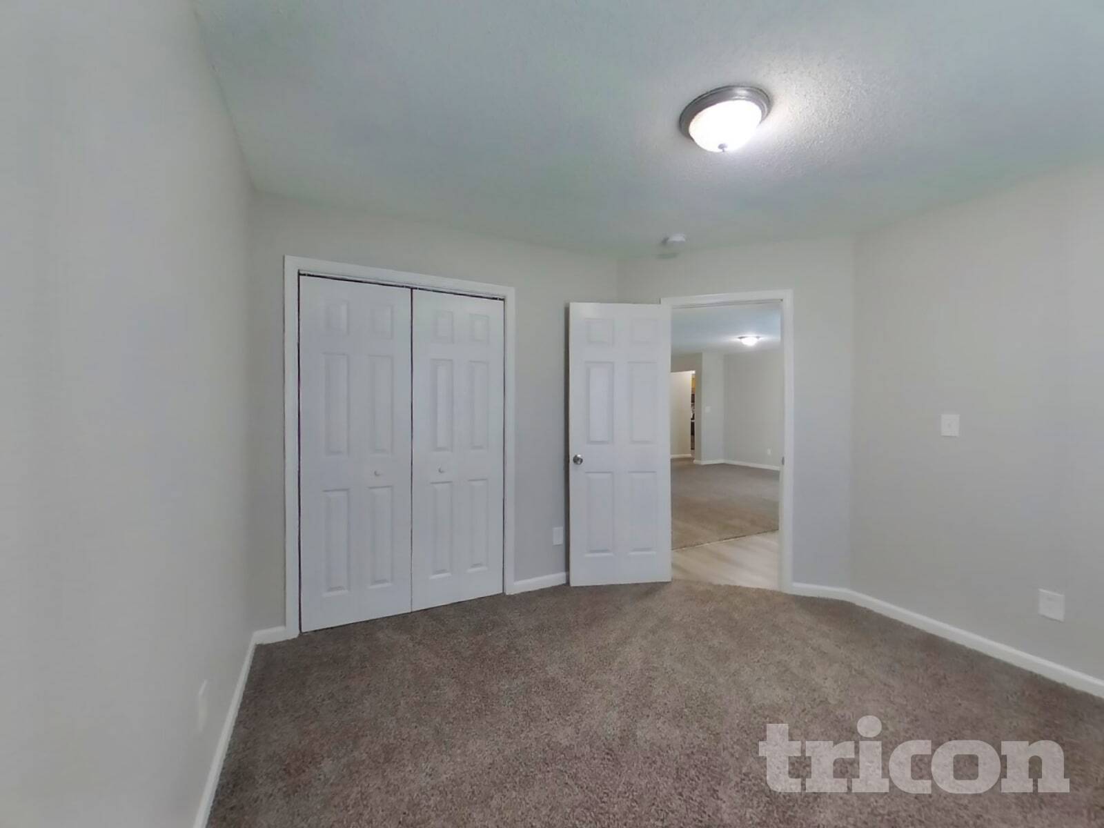 Building Photo - 2880 Lakestream Dr