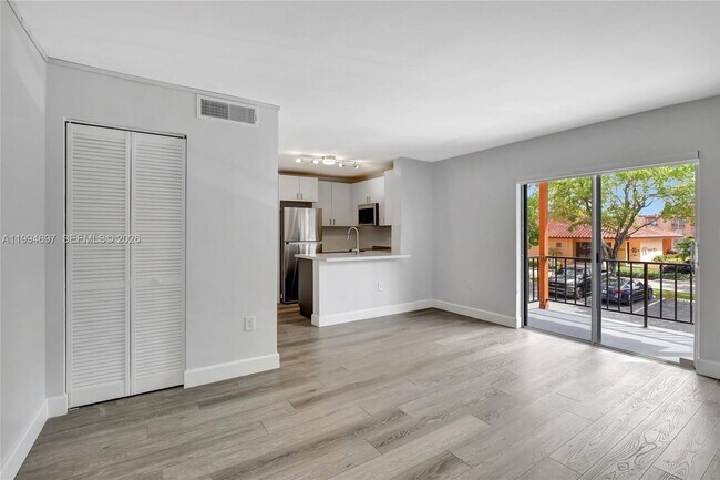 Building Photo - 7241 Miami Lakes Dr