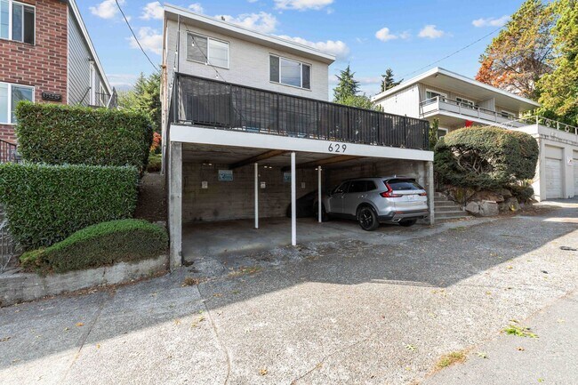 Building Photo - 629 W Nickerson St