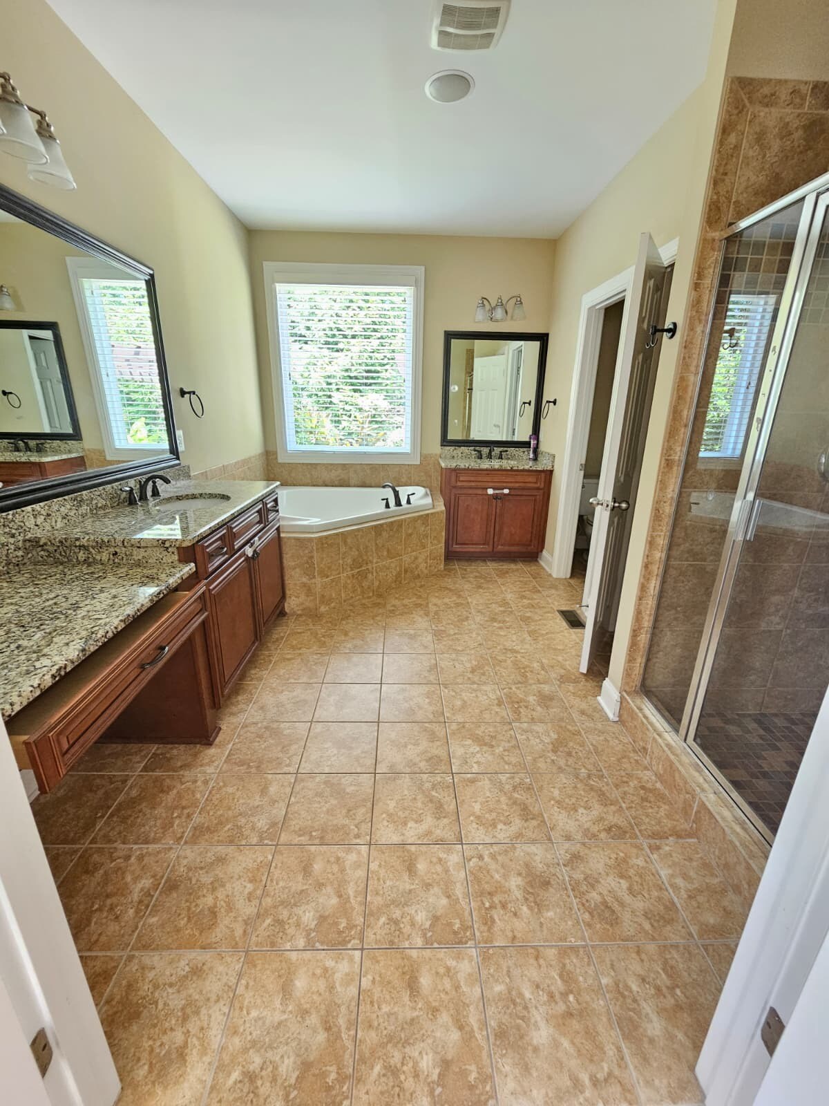 Building Photo - 1530 Bledsoe Ln