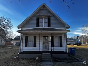 Building Photo - 4 Bedroom House