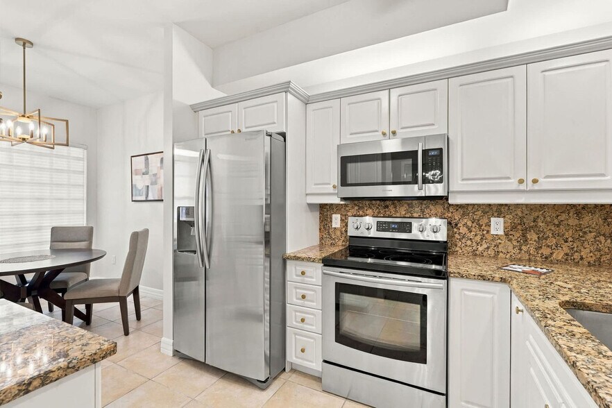 Building Photo - 401 Bayfront Pl