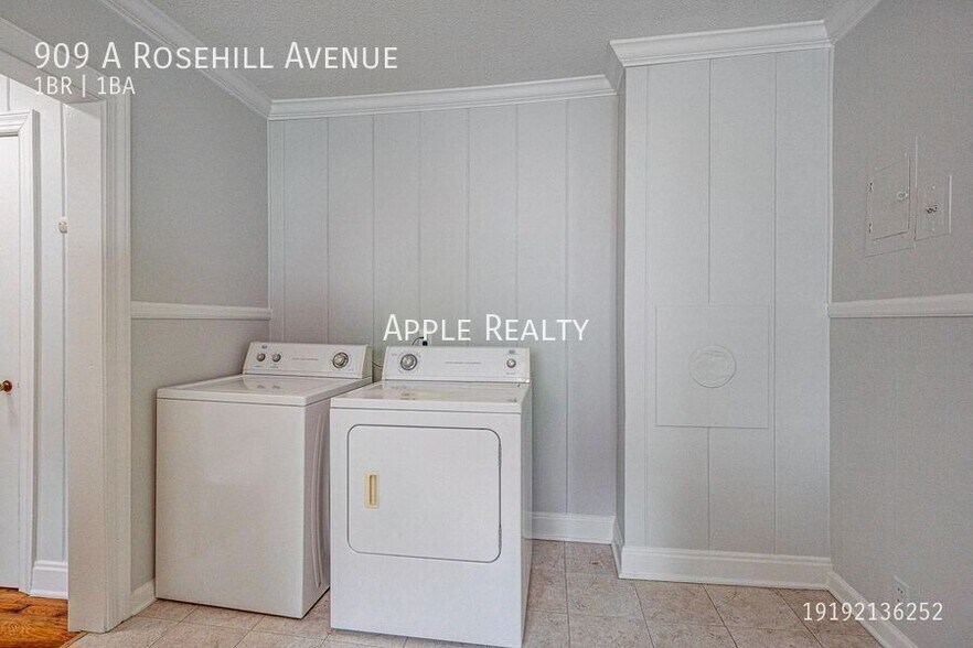 Building Photo - 909 Rosehill Ave