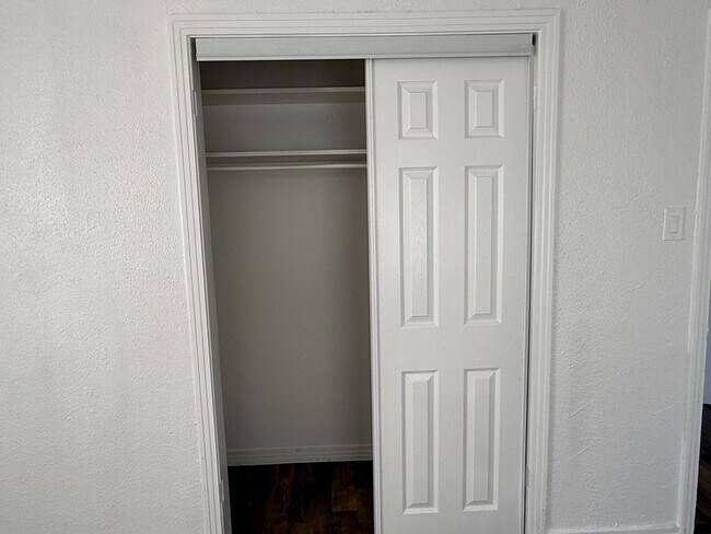 Building Photo - 3137 N Tom Green Ave