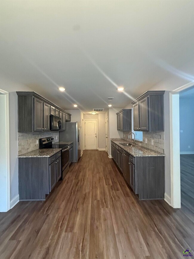 Building Photo - 120 Worchester Cir