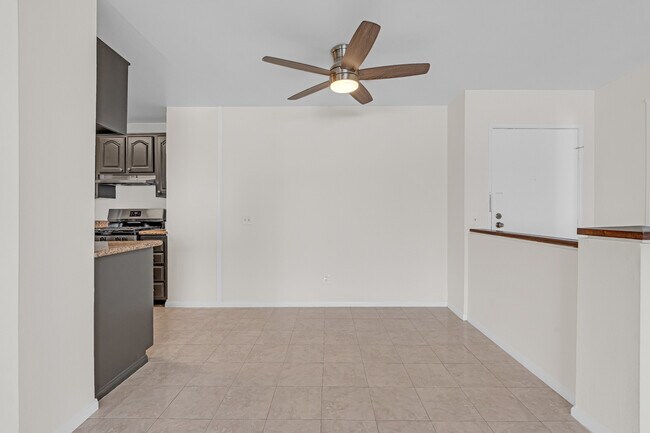 Building Photo - 1422 Rock Glen Ave