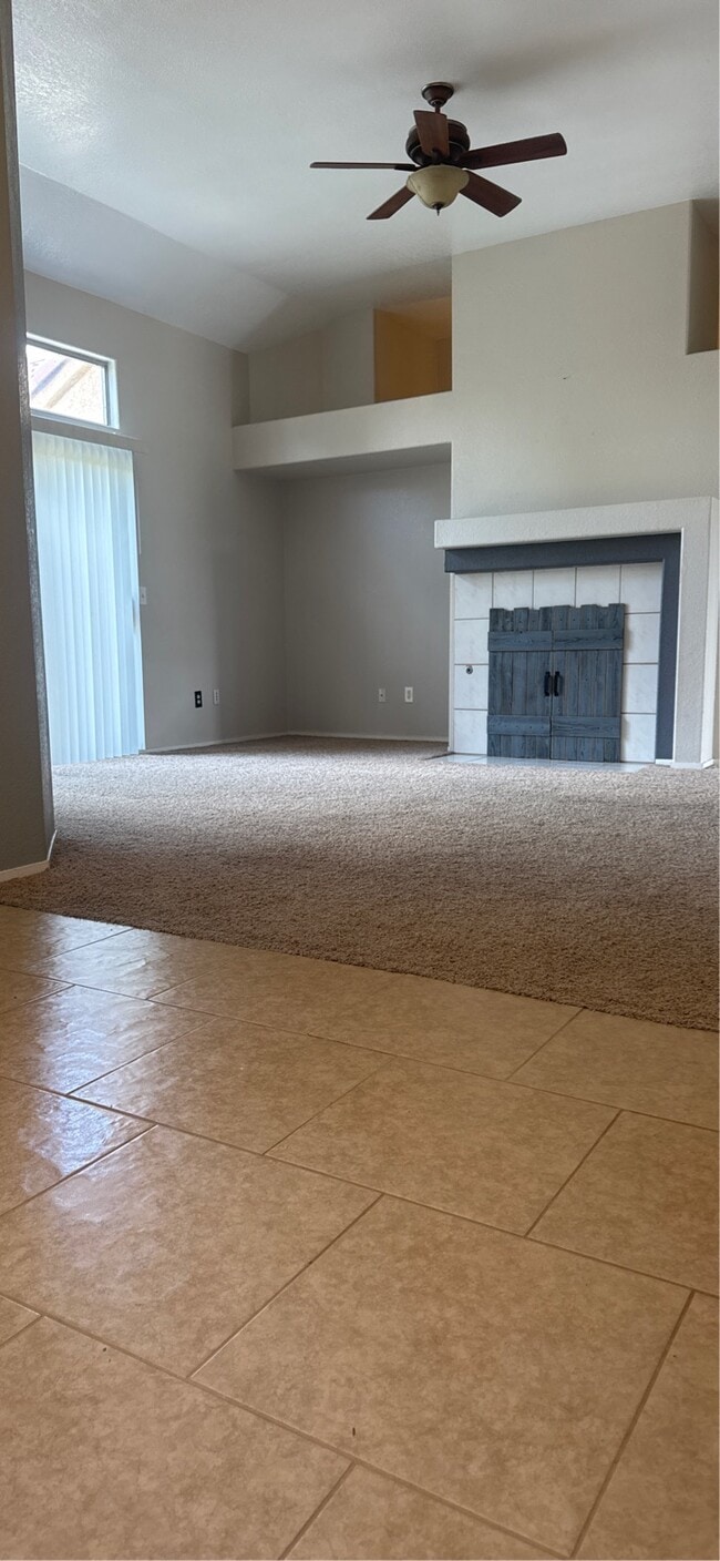 Building Photo - 10704 Sunset Canyon Dr