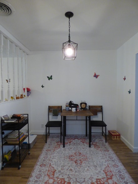 Building Photo - 9 W Eads Ave