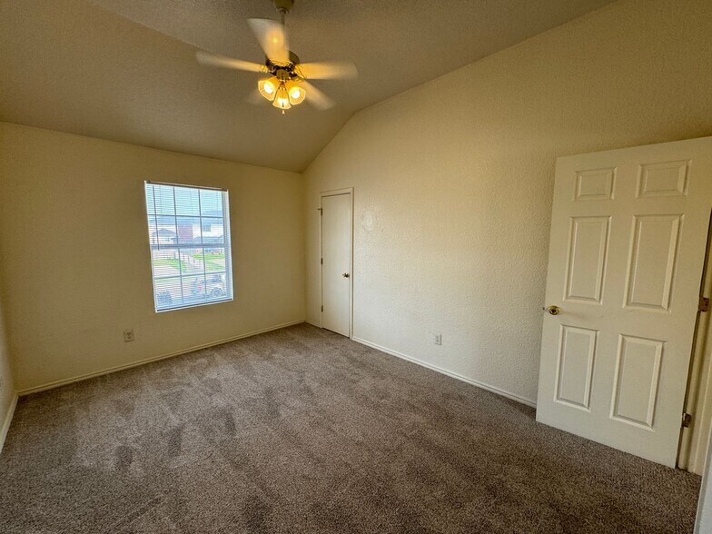 Building Photo - 4407 Jeff Scott Dr
