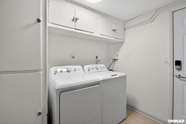 Building Photo - 4325 S Cherokee St