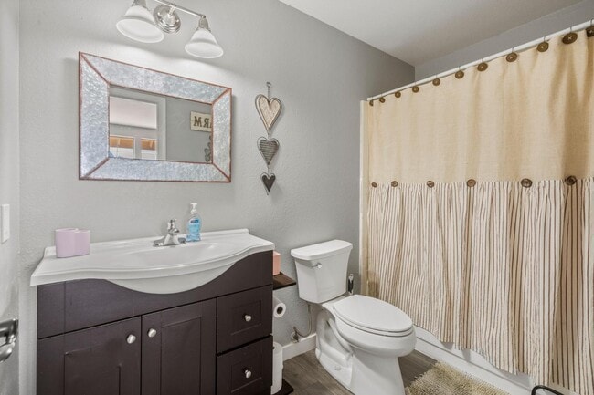 Building Photo - 9049 Laguna Springs Way