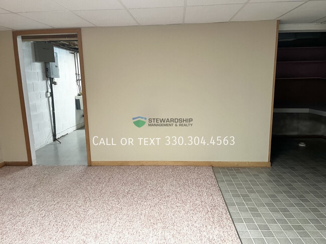 Building Photo - 931 Trimble Dr