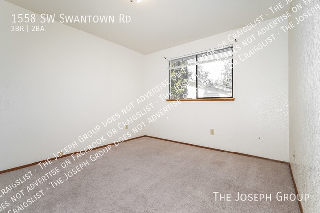 Building Photo - 1558 SW Swantown Rd