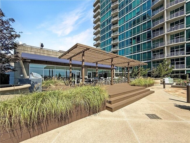 Building Photo - 943 Peachtree St NE