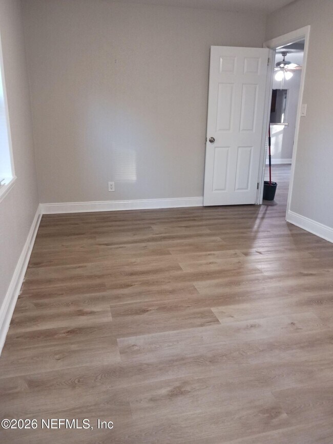 Building Photo - 5455 Gable Ln