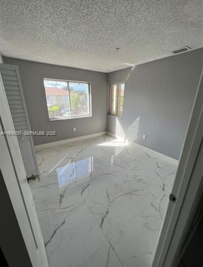 Building Photo - 511 NW 82nd Ave