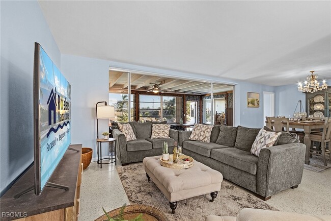 Building Photo - 2823 SE 18th Ave