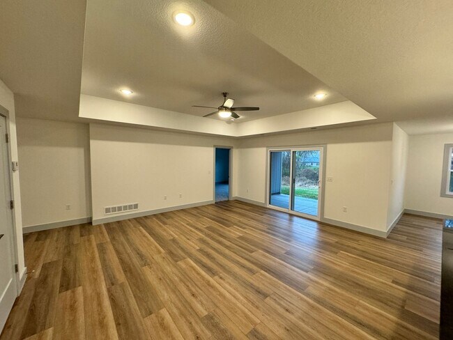Building Photo - 4756 Raven Crk Dr