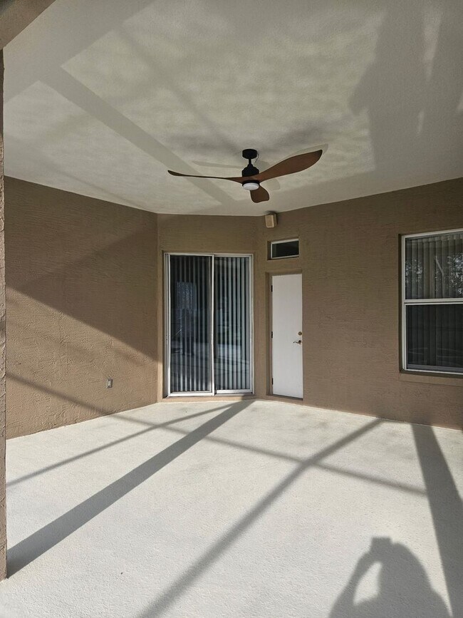 Building Photo - 4 BEDROOM 3 FULL BATH HOME WITH A SCREENED IN POOL IN THE BEAUTIFUL PALM COAST