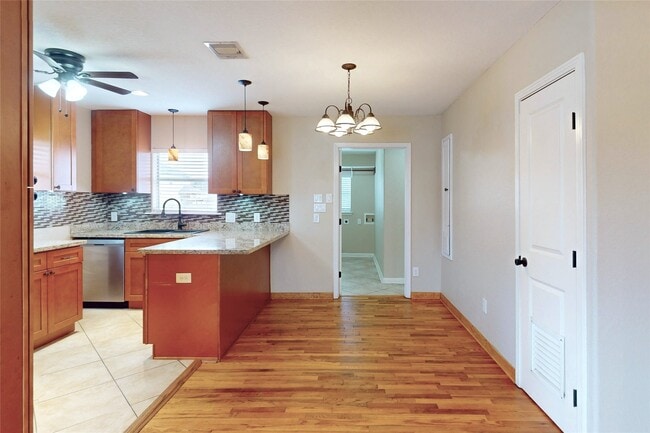 Building Photo - 407 Arizona St