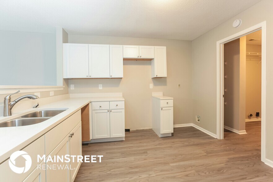 Building Photo - 2397 Collins Way