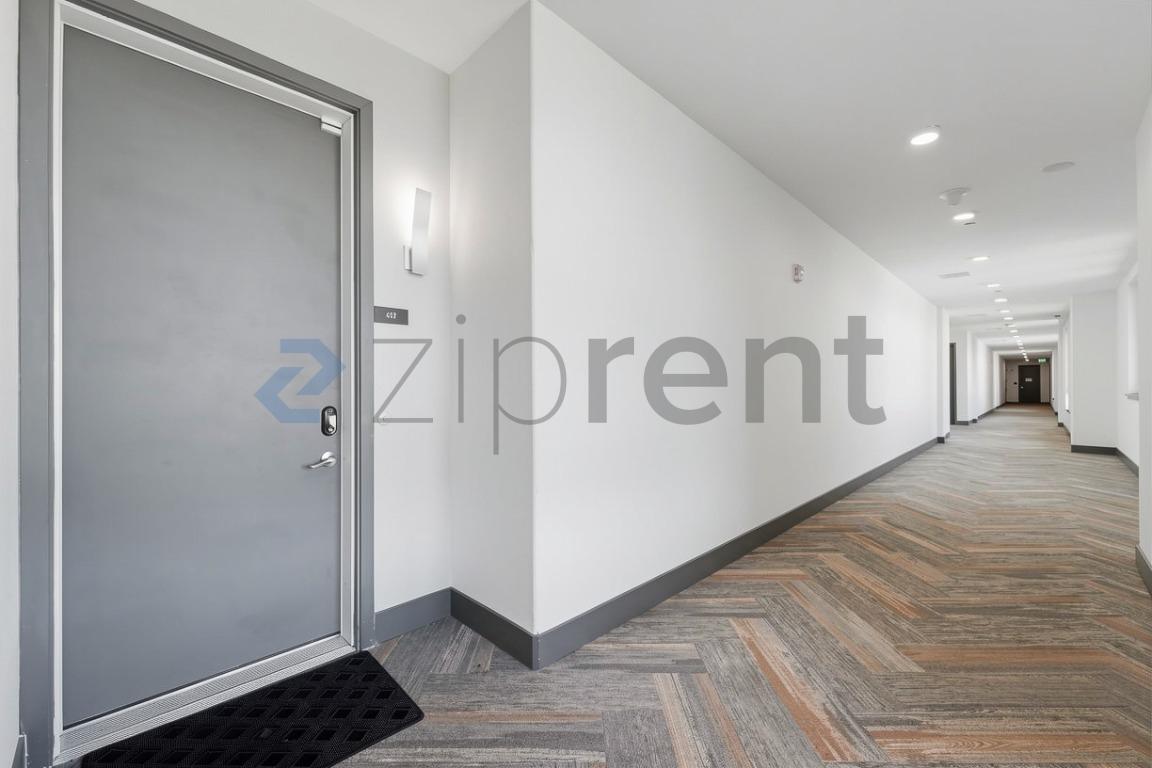 Building Photo - Unit 407