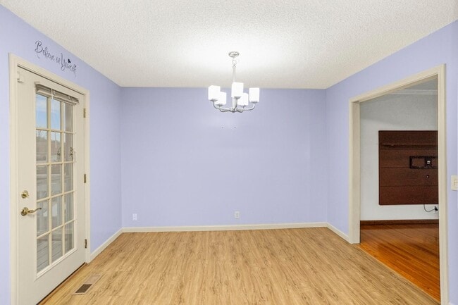 Building Photo - 2909 Cherry Hills Dr