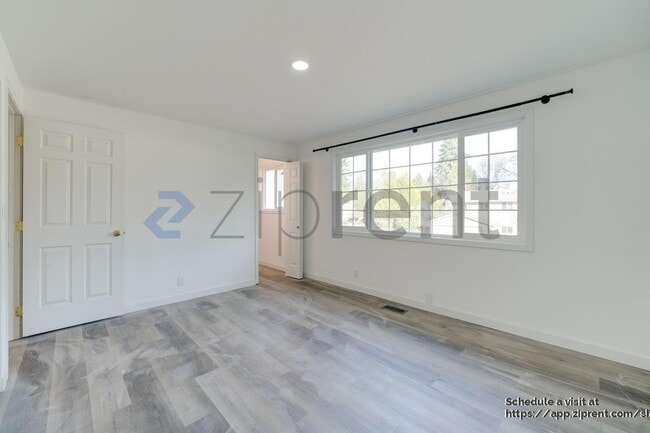 Building Photo - 12225 105th Ave NE