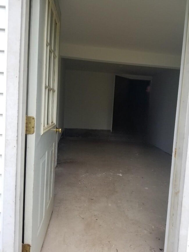Building Photo - 1378 Hermance Rd
