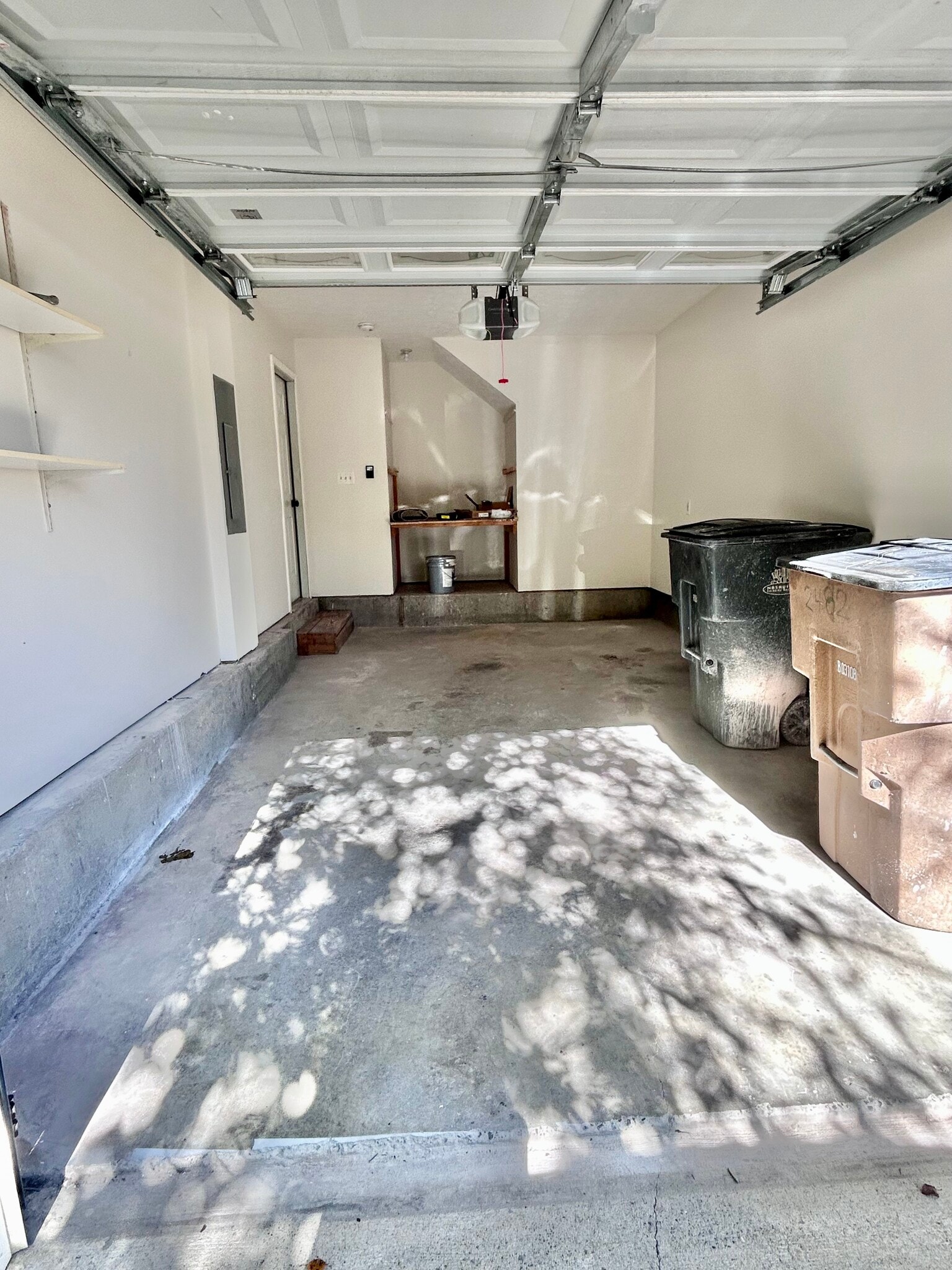 garage - 2482 Nashboro Blvd