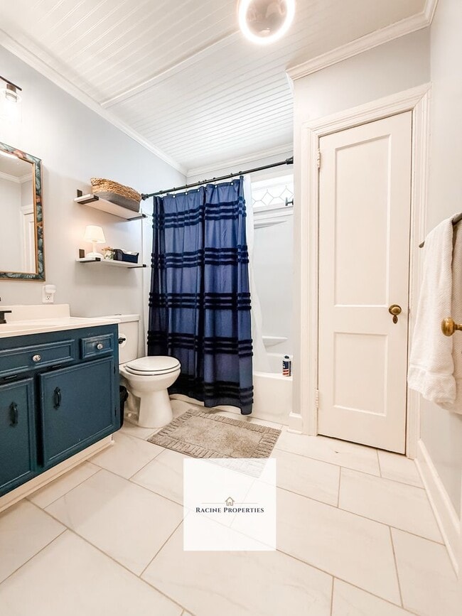 Building Photo - Two-bedroom cottage available near Downtown Greenville