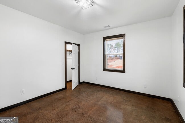 Building Photo - 620 Stiles Rd