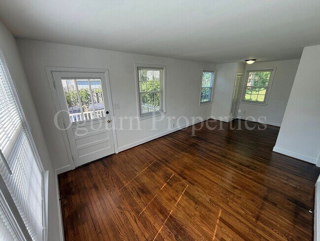 Building Photo - 1405 Revere Rd