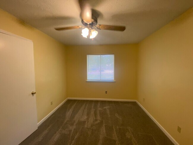 Building Photo - 3235 Auburn Pkwy